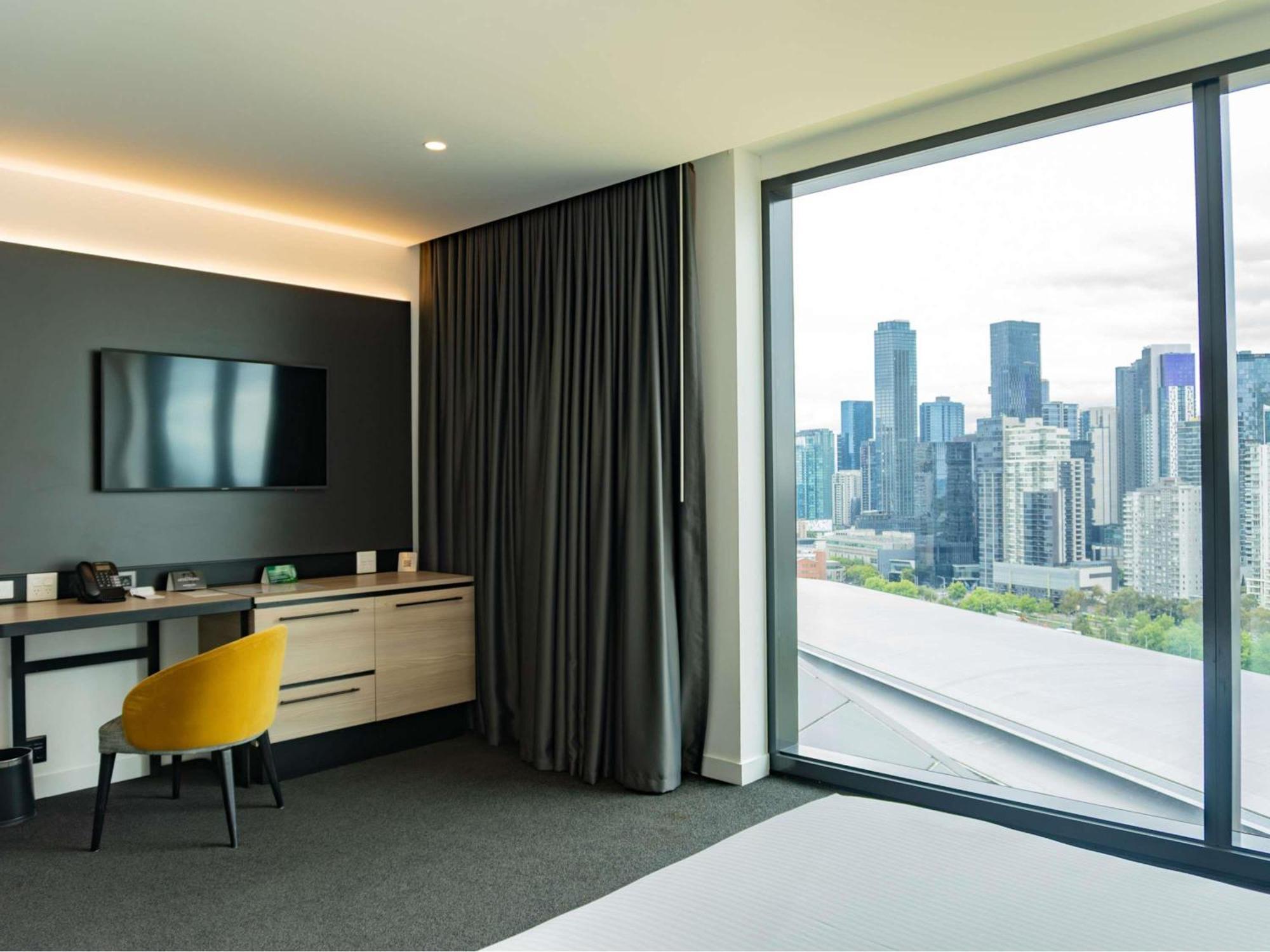 Standard Queen Room Accessible